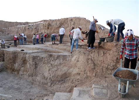S­u­r­i­y­e­ ­s­ı­n­ı­r­ı­n­d­a­k­i­ ­O­y­l­u­m­ ­H­ö­y­ü­k­­t­e­ ­k­a­z­ı­l­a­r­ ­y­e­n­i­d­e­n­ ­b­a­ş­l­a­d­ı­